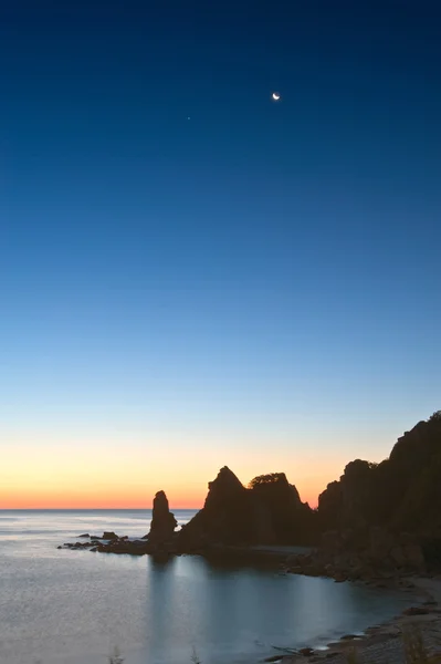 Early morning on the shore of the East Sea. — Stock Photo, Image