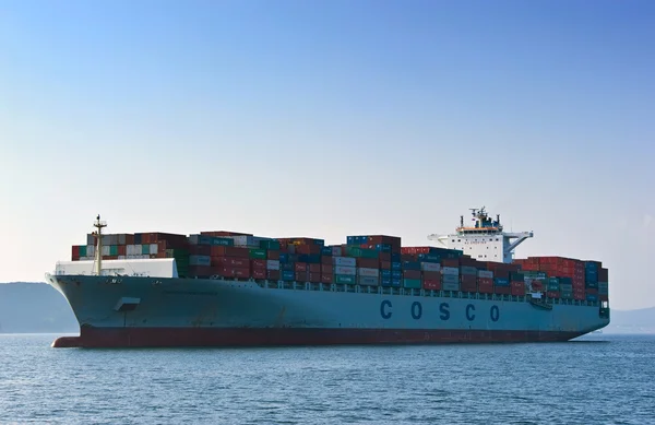 Containerschiff cosco phillipines auf hoher See. östliches (japanisches) Meer. Pazifischer Ozean. 01.08.2014 — Stockfoto