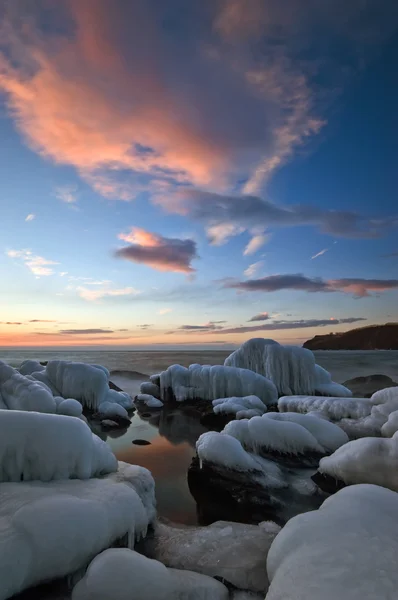 Kvällen på vintern havet. — Stockfoto