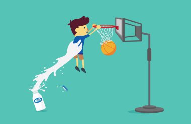 Büyük bir basketbol çekim için bir çocuk kaldırma süt şişesi elden.