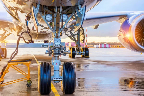 Front Landing Gear Landing Lights Connected Ground Power Fuselage Aircraft — Stock Photo, Image