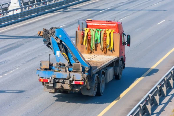 Small Truck Crane Carries Cargo Highway — Stock Photo, Image