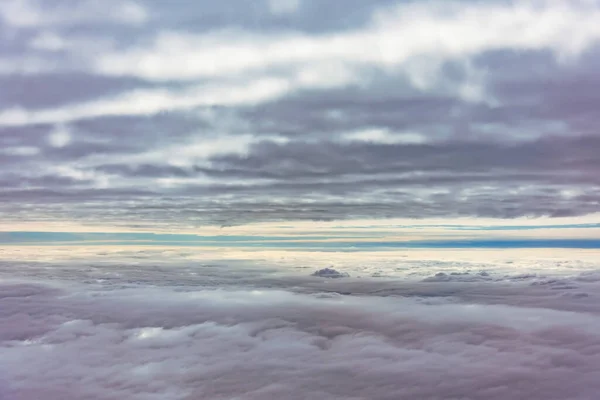 Atmosferde Gri Bulutlar Bulutlu Gökyüzü — Stok fotoğraf