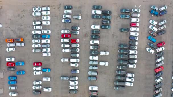 Autohaus Parkplatz Viele Autos Top Luftaufnahme — Stockvideo