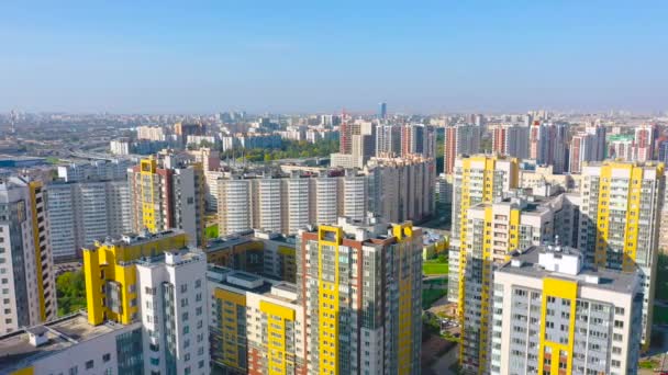 Vue Aérienne Panoramique Sur Développement Urbain Bâtiments Résidentiels Plusieurs Étages — Video