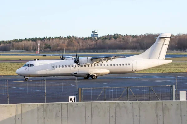 Passenger Turboprop Airplane Regional Travel Airport — Stock Photo, Image