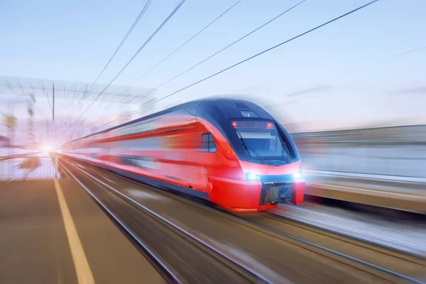 Trem Está Passando Topo Velocidade Proibitiva Movimento Desfoque — Fotografia de Stock