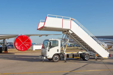 Uçak yolcuları için merdiven.