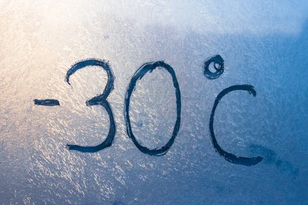 Stopnie Fahrenheita Lub Stopni Celsjusza Napisem Lodowym Szkle Pokrytym Lodem — Zdjęcie stockowe