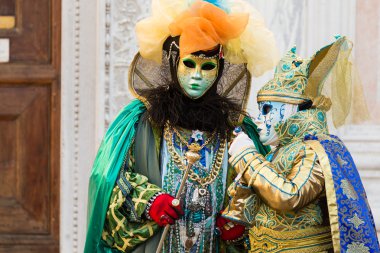 Venedik - 14 Ocak : Bir karnaval kostümü kimliği belirsiz bir kişi Venedik sonu Karnaval ı katıldı , Ocak 14, 2015 Venedik , İtalya .