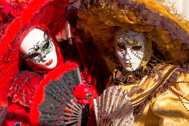 Venedik - 14 Ocak : Bir karnaval kostümü kimliği belirsiz bir kişi Venedik sonu Karnaval ı katıldı , Ocak 14, 2015 Venedik , İtalya .