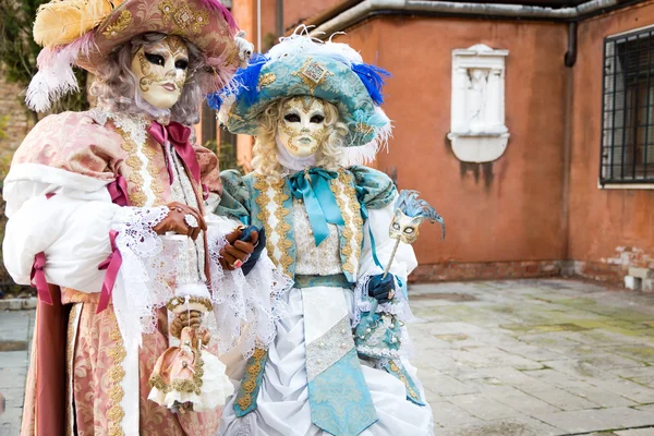 Venedig-14 januari: en oidentifierad person i en karneval kostym deltar i slutet Carnival i Venedig, 14 januari, 2015 i Venedig, Italien . — Stockfoto