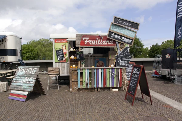 Fruitland foodtruck в Амстердамі — стокове фото