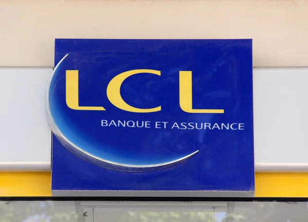 Banco LCL en París, Francia — Foto de Stock
