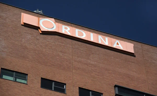 Ordina op een muur van een gebouw — Stockfoto