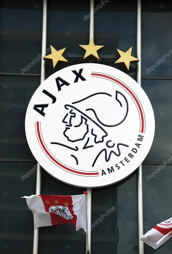 Logo van ajax op de muur van de Amsterdam Arena ...