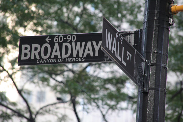 Sign Broadway, Wallstreet