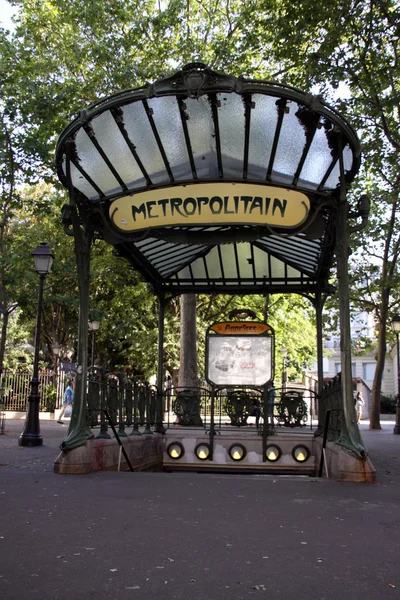 Tunnelbanestationen Abesses i Paris, Frankrike Stockfoto