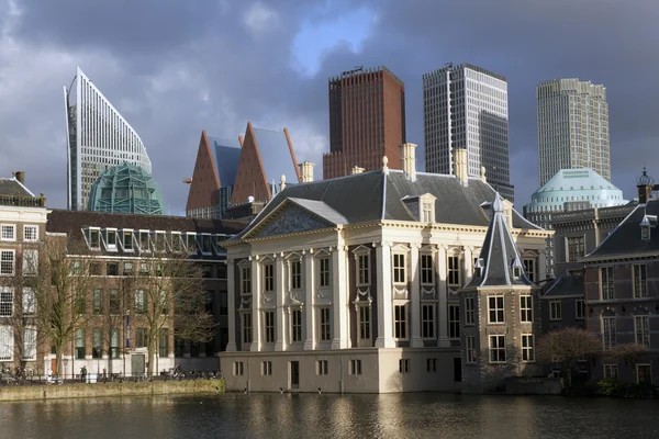 Old and new architectuur in the hague Holland — Stock Photo, Image