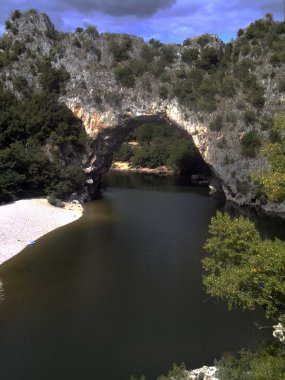 Pont d'Arc Ardèche içinde doğal bir köprüdür