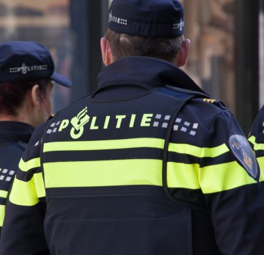 Hollandalı polis memuru