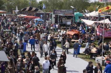 Gıda kamyon veya çalışırken mutfak Festivali Amsterdam