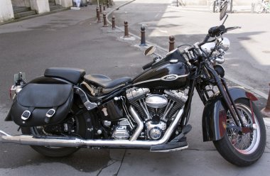 Harley davidson motosiklet tam görünüm