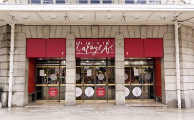 La fayette Fasion vardır için bir depo