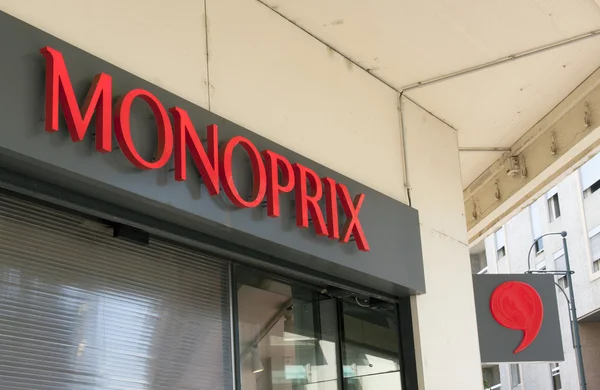 Monoprix winkel in valence — Stockfoto