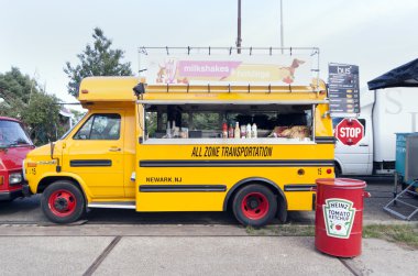 bir gıda kamyon olarak Amerikan okul otobüsü