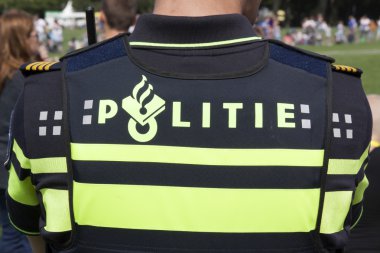 Hollandalı polis memuru