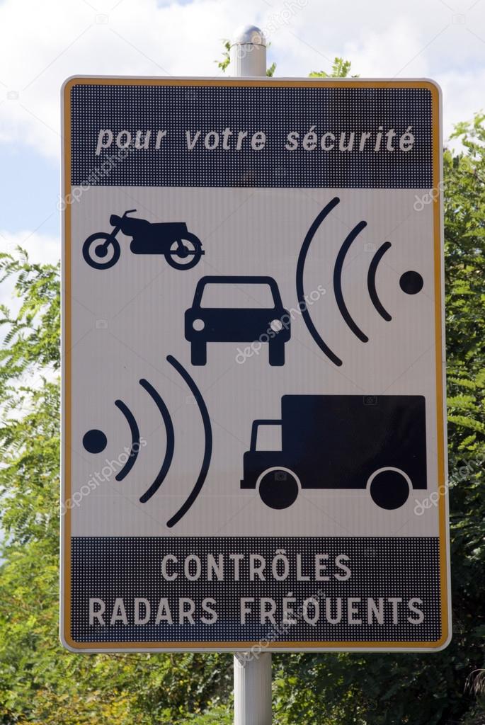 Sign on a street that warns for radar controle