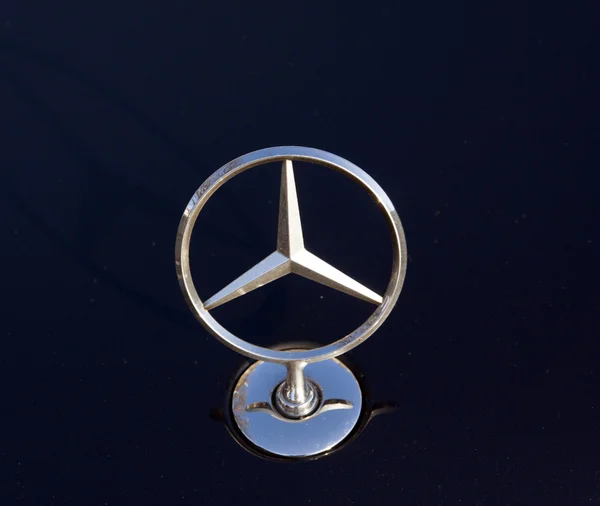 Mercedes benz star — Stock Photo, Image