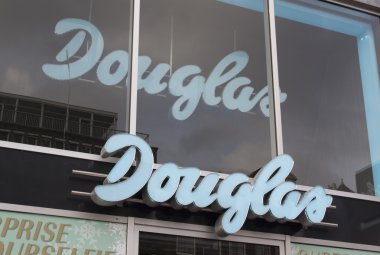 Douglas Holding Ag bir Alman parfüm perakendeci olduğunu