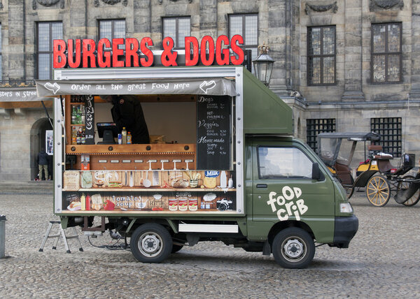 Food truck on Dam square in Amsterdam — Stock Photo, Image