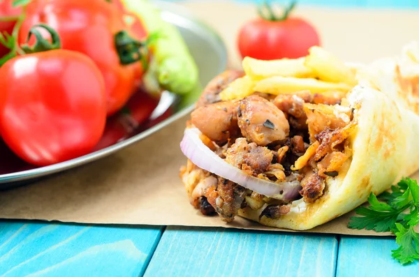 Traditiona Greek pita gyros with meat — Stock Photo, Image