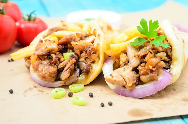 Traditiona Greek pita gyros with meat — Stock Photo, Image