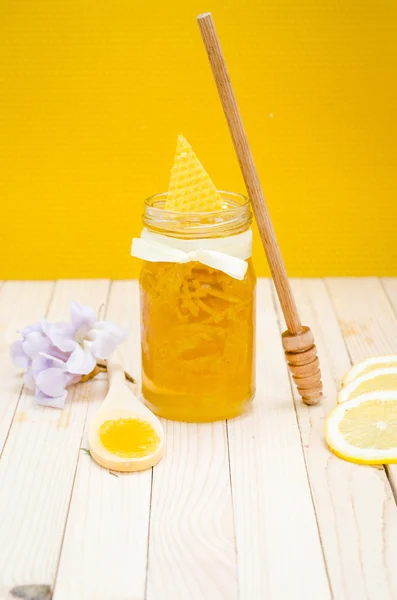 Locust Honey Retro Jar with locust blossoms — Stock fotografie