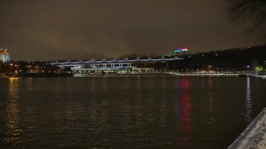 Akşam nehir kış City