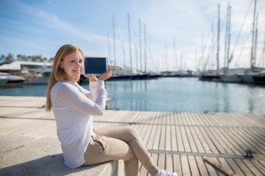 genç ile dijital tablet açık