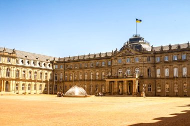 Almanya, Stuttgart: Schlossplatz (Castle Square): Schlossplatz, Stuttgart şehir merkezinin en büyük meydanıdır