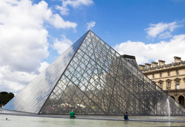 París Francia Museo Del Louvre Uno Los Museos Más Grandes —  Fotos de Stock