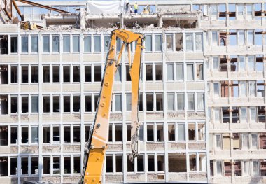 Hidrolik parçalayıcı ile inşa edilen yıkım