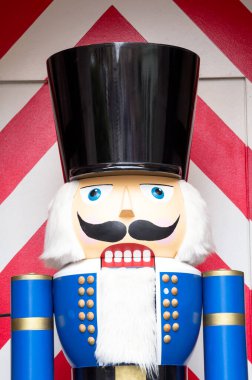 Noel Fındık Kırıcı Asker, Almanya