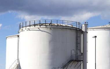 Yakıt Deposu, Almanya