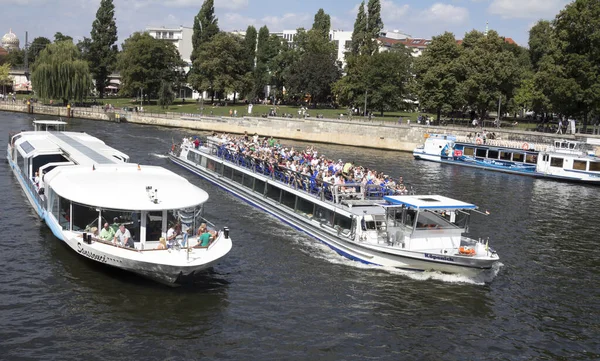 Paseo Barco Por Río Spree Berlín Alemania — Foto de Stock