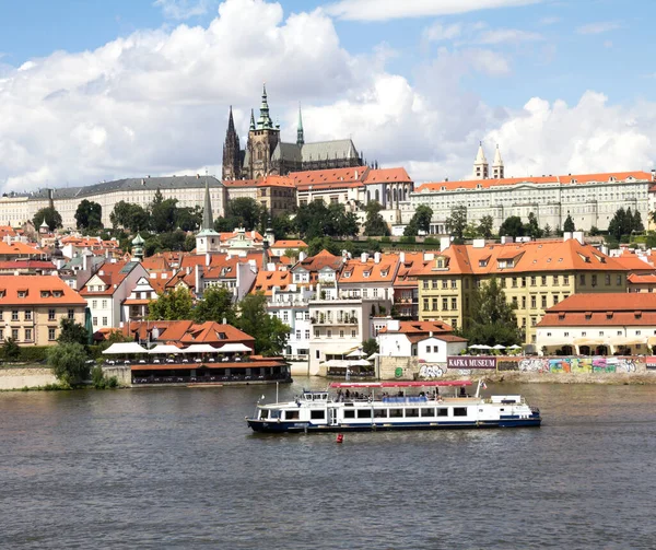 Prag Ist Die Hauptstadt Und Größte Stadt Der Tschechischen Republik — Stockfoto