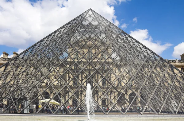 Louvre Múzeum Világ Egyik Legnagyobb Múzeuma Legnépszerűbb Turisztikai Célpontok Franciaországban — Stock Fotó