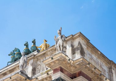  Arc de Triomphe du Carrousel 'in ayrıntıları (1806-1808), Louvre, Paris, Fransa yakınlarındaki Charles Percier tarafından tasarlandı.