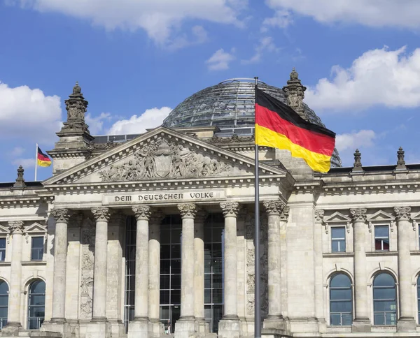 Здание Рейхстага Берлине Парламент Германии — стоковое фото